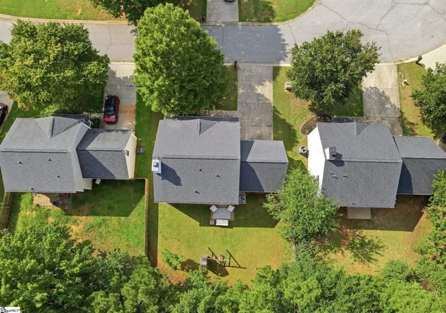 Photo 4 of Single family home for sale at 32 Argyle Ct, Simpsonville, SC 29681 | MLS# 1601141 | Listing updated on 2026-08-24