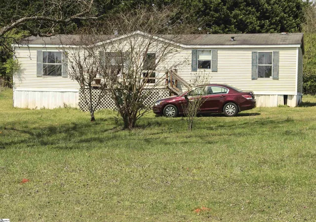 Photo 2 of Sale Pending at 124 Arabian Wy, Anderson, SC 29626 | MLS# 1586371 | Listing updated on 2026-09-11