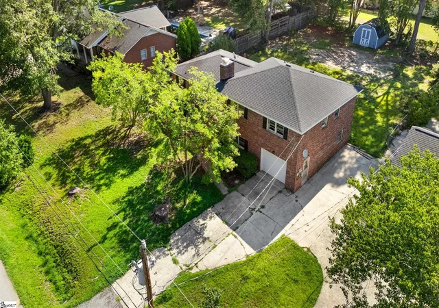 Photo 4 of Single family home for sale at 132 Trent Dr, Taylors, SC 29687 | MLS# 1601134 | Listing updated on 2026-08-27