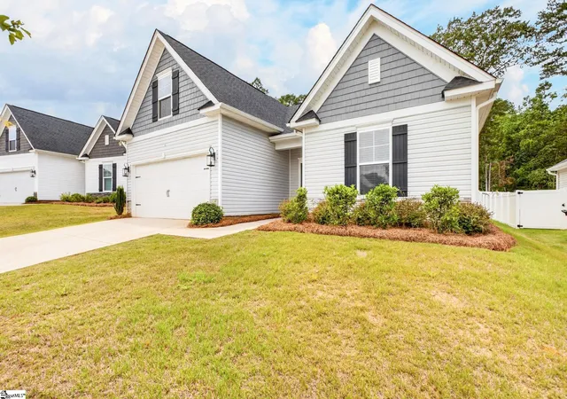 Photo 3 of Single family home for sale at 537 Clairbrook Ct, Greer, SC 29651 | MLS# 1595808 | Listing updated on 2026-10-26