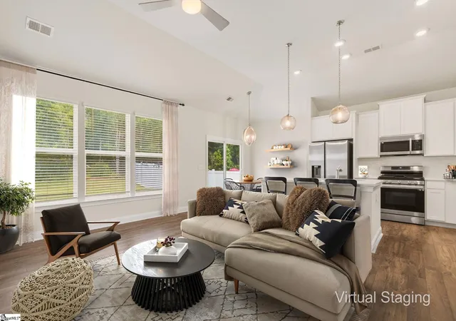 Photo 4 of Single family home for sale at 537 Clairbrook Ct, Greer, SC 29651 | MLS# 1595808 | Listing updated on 2026-10-26
