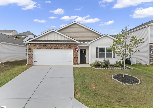 Photo 1 of Single family home for sale at 63 Oak Edge Ln, Greer, SC 29651 | MLS# 1597378 | Listing updated on 2026-07-10