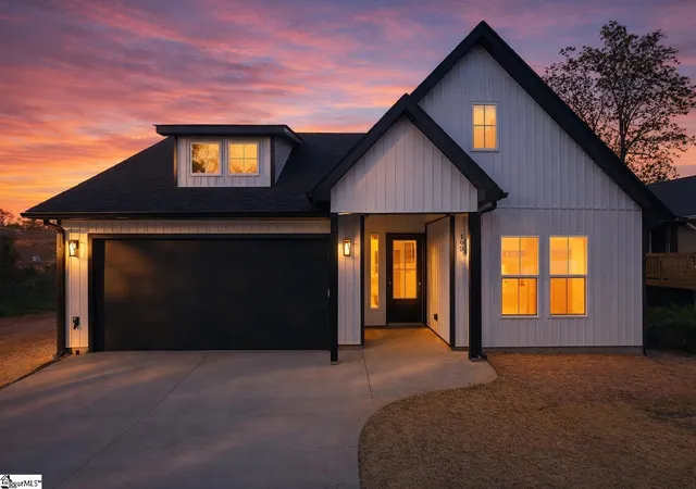 Photo 1 of Single family home for sale at 193 Wood St, Spartanburg, SC 29303 | MLS# 1598822 | Listing updated on 2026-07-29