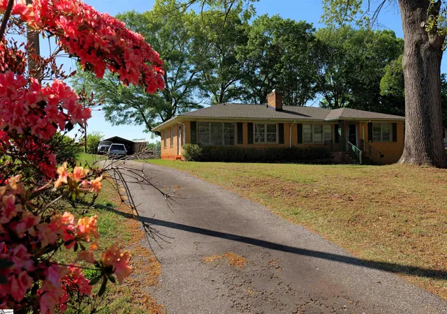 Photo 1 of Single family home for sale at 303 Inman Rd, Lyman, SC 29365 | MLS# 1588550 | Listing updated on 2026-08-16