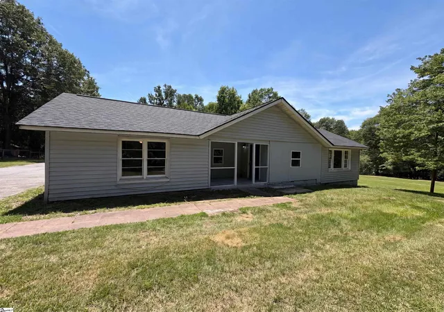 Photo 1 of Single family home for sale at 237 Geddis Rd, Inman, SC 29349 | MLS# 1594364 | Listing updated on 2026-09-10