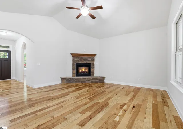 Photo 3 of Single family home for sale at 75 Rising Meadow Ln, Taylors, SC 29687 | MLS# 1597748 | Listing updated on 2026-09-15