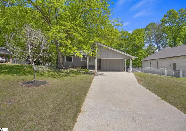 Homes for sale in Simpsonville, SC | 209 Tollgate Rd, Simpsonville, SC 29681 | MLS# 1588800