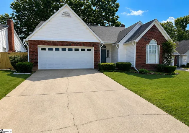 Photo 1 of Single family home for sale at 109 S Banyan Ct, Taylors, SC 29687 | MLS# 1602294 | Listing updated on 2026-09-01