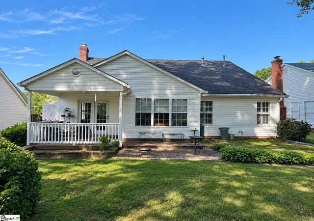 Photo 2 of Single family home for sale at 109 S Banyan Ct, Taylors, SC 29687 | MLS# 1602294 | Listing updated on 2026-09-01