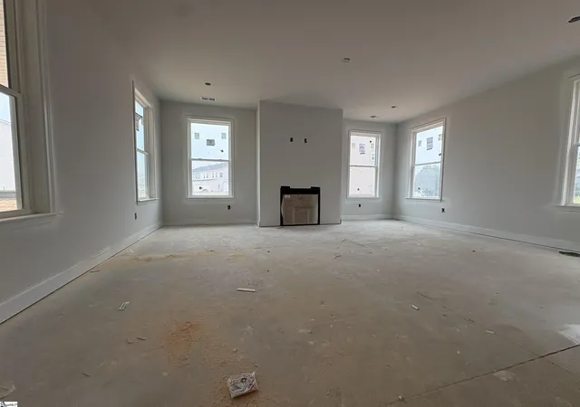 Photo 4 of Single family home for sale at 6 Whirlwind Wy, Simpsonville, SC 29681 | MLS# 1599471 | Listing updated on 2026-09-28