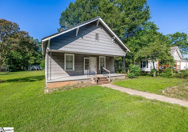 Photo 1 of Single family home for sale at 310 Hawkins St, Wellford, SC 29385 | MLS# 1598948 | Listing updated on 2026-08-30