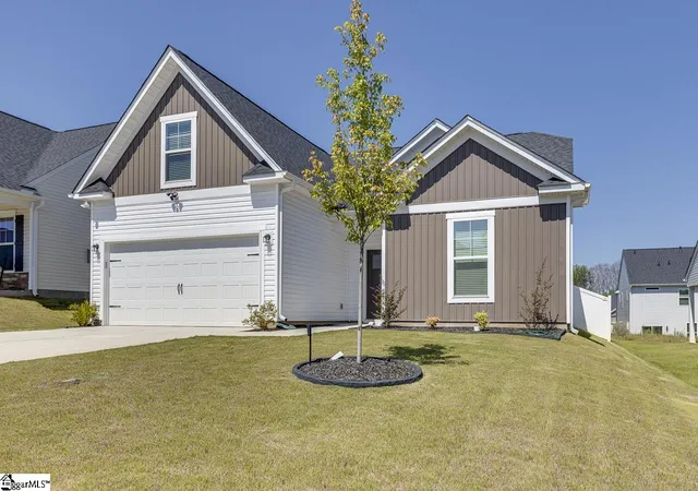 Homes for sale in Lyman, SC | 1141 Berry Patch Dr, Lyman, SC 29365 | MLS# 1597295