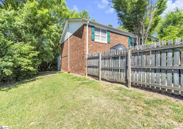 Homes for sale in Taylors, SC | 1 Hartsville Drive, Taylors, SC 29687 | Houzeo