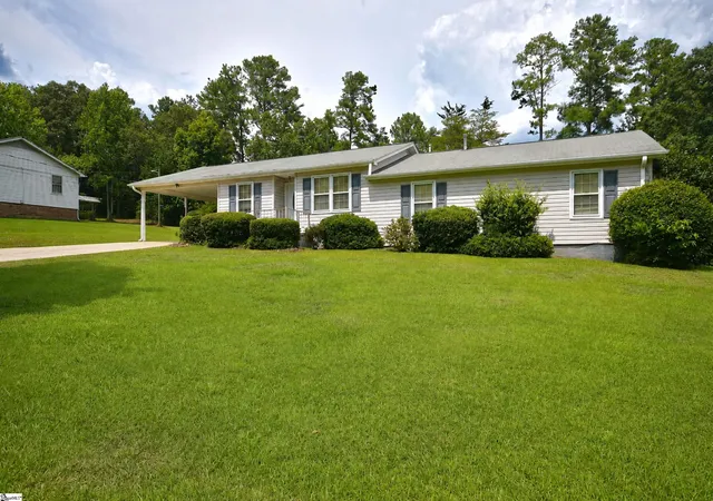 Photo 3 of Single family home for sale at 223 Redwood Dr, Easley, SC 29642 | MLS# 1601579 | Listing updated on 2026-09-04