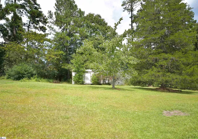 Photo 4 of Single family home for sale at 223 Redwood Dr, Easley, SC 29642 | MLS# 1601579 | Listing updated on 2026-09-24
