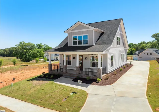 Homes for sale in Pendleton, SC | 104 Benjamin Blvd, Pendleton, SC 29670 | MLS# 1568167