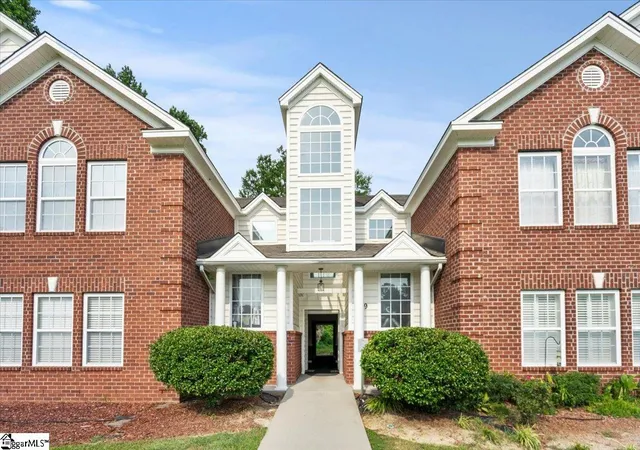 Homes for sale in Florence, SC | 1189 Waxwing Dr #Unit F, Florence, SC 29505 | MLS# 1593294