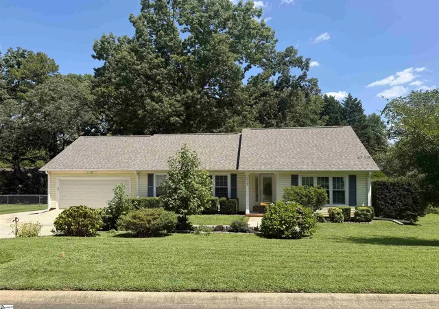 Photo 1 of Single family home for sale at 105 Hitching Post Ln, Greenville, SC 29615 | MLS# 1601820 | Listing updated on 2026-09-08