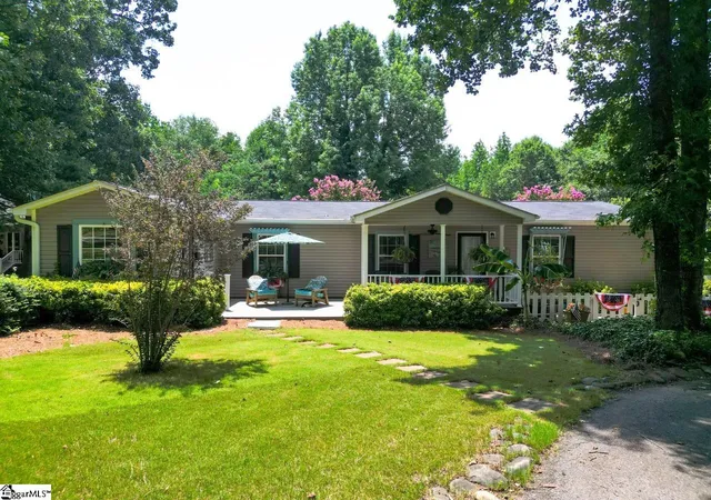 2nd image of 552 B S Buckhorn Rd, Greenville, SC 29609 | MLS# 1596740