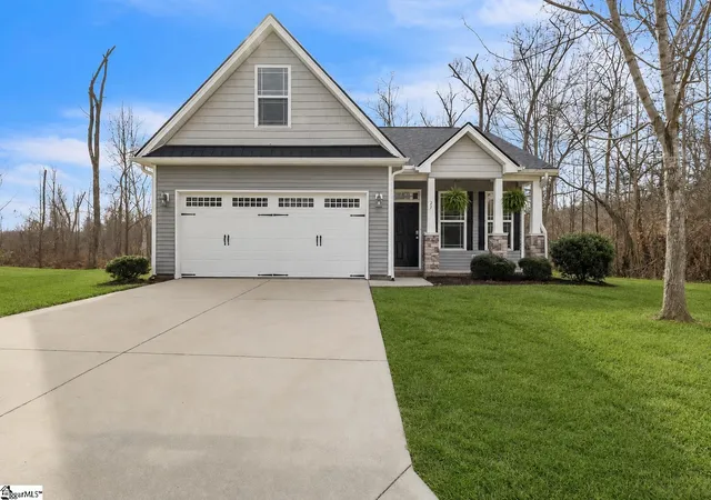 Photo 1 of Single family home for sale at 27 Collins Mills Ct, Simpsonville, SC 29681 | MLS# 1601970 | Listing updated on 2026-08-26