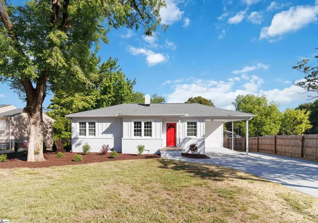 Photo 1 of Single family home for sale at 21 Kay Dr, Greenville, SC 29605 | MLS# 1600504 | Listing updated on 2026-08-12