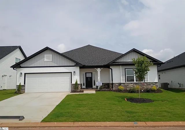 Photo 1 of Sale Pending at 212 Glencliff Wy #Lot 97, Simpsonville, SC 29680 | MLS# 1585776 | Listing updated on 2026-09-16