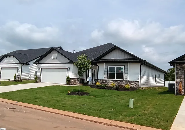 Photo 2 of Sale Pending at 212 Glencliff Wy #Lot 97, Simpsonville, SC 29680 | MLS# 1585776 | Listing updated on 2026-09-16