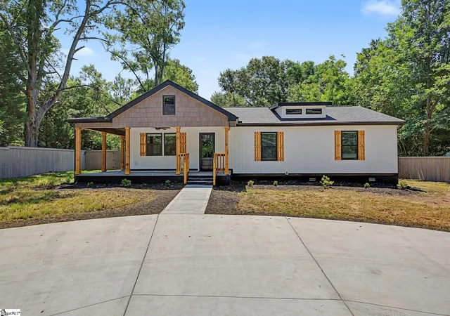 Homes for sale in Williamston, SC | 2611 Anderson Hwy, Williamston, SC 29697 | MLS# 1594796