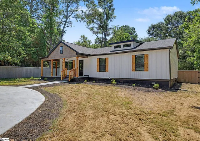 Homes for sale in Williamston, SC | 2611 Anderson Hwy, Williamston, SC 29697 | MLS# 1594796