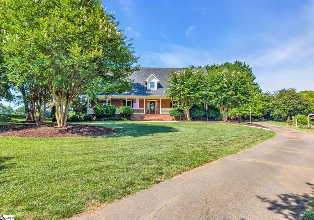 Photo 3 of Single family home for sale at 107 Rubiwood Cir, Greer, SC 29651 | MLS# 1595424 | Listing updated on 2026-08-17