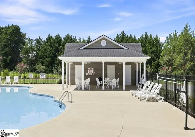Photo 5 of Single family home for sale at 956 Kerwood Dr, Wellford, SC 29385 | MLS# 1601207 | Listing updated on 2026-08-27