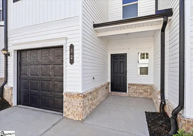 Photo 3 of Townhouse for sale at 32 Lone Cypress St, Travelers Rest, SC 29690 | MLS# 1584979 | Listing updated on 2026-09-15