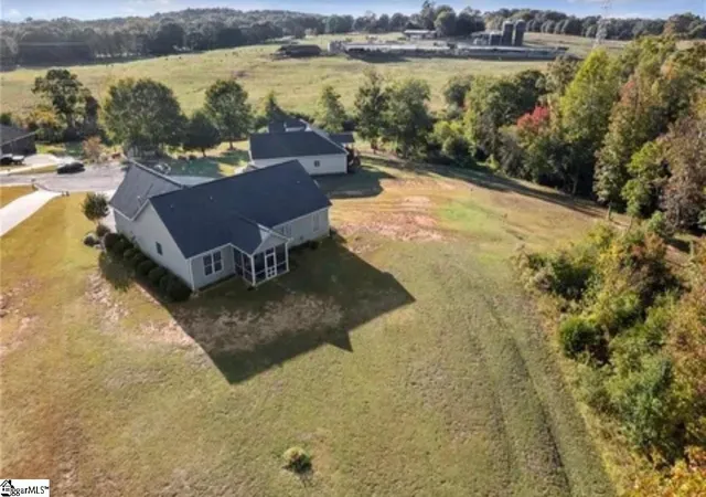 Photo 2 of Single family home for sale at 1020 Carlisle Pl, Anderson, SC 29621 | MLS# 1589836 | Listing updated on 2026-04-30
