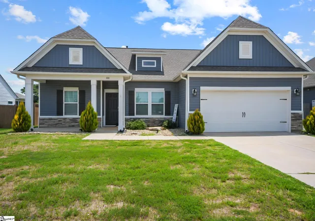 Photo 1 of Single family home for sale at 100 Callongton Dr, Piedmont, SC 29673 | MLS# 1597519 | Listing updated on 2026-09-26