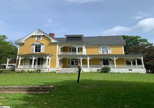 Photo 1 of Sale Pending at 520 W Main St, Laurens, SC 29360 | MLS# 1598359 | Listing updated on 2026-09-09