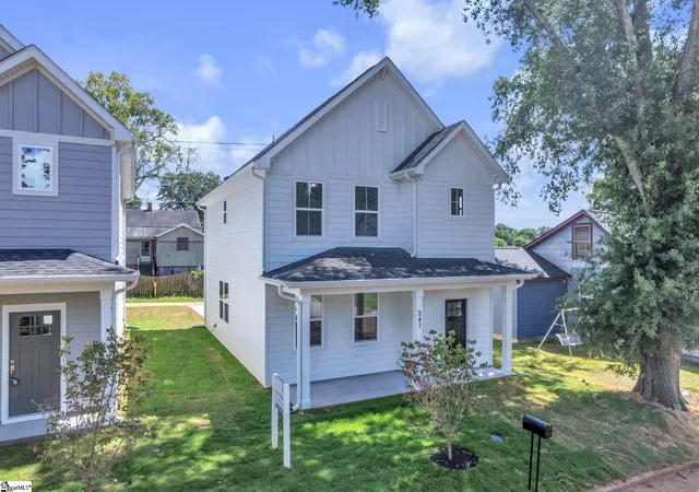 Photo 2 of Single family home for sale at 241 Willard St, Greenville, SC 29611 | MLS# 1600922 | Listing updated on 2026-09-12