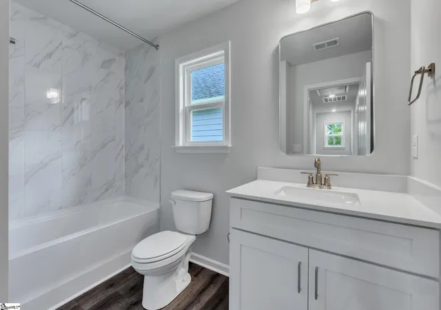 Photo 4 of Single family home for sale at 241 Willard St, Greenville, SC 29611 | MLS# 1600922 | Listing updated on 2026-09-12
