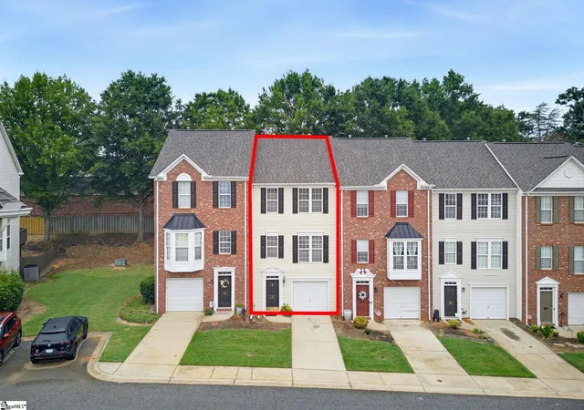 Photo 2 of Townhouse for sale at 110 Cambria Ct, Mauldin, SC 29662 | MLS# 1599573 | Listing updated on 2026-09-01