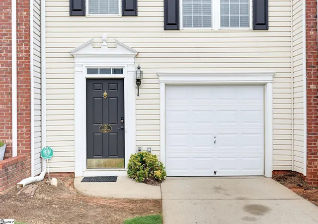 Photo 2 of Townhouse for sale at 110 Cambria Ct, Mauldin, SC 29662 | MLS# 1599573 | Listing updated on 2026-09-01
