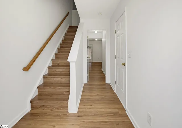 Photo 4 of Townhouse for sale at 110 Cambria Ct, Mauldin, SC 29662 | MLS# 1599573 | Listing updated on 2026-09-01