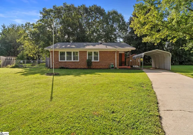 Photo 1 of Sale Pending at 17 Lawnview Ct, Wellford, SC 29385 | MLS# 1601254 | Listing updated on 2026-08-25
