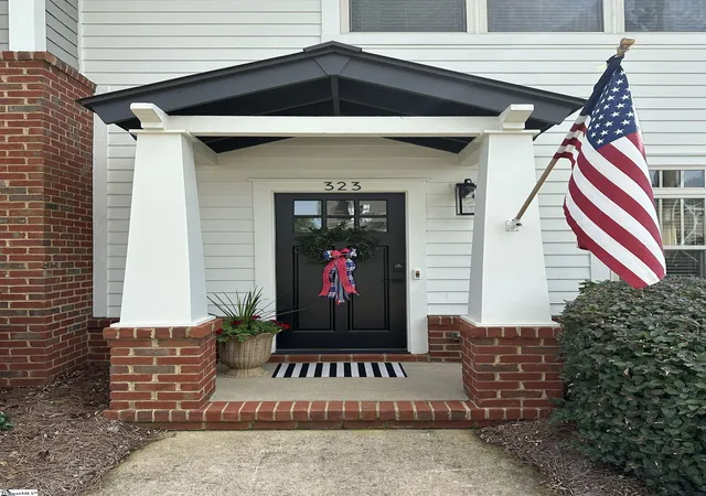Photo 2 of Townhouse for sale at 323 Arlington Ave, Greenville, SC 29601 | MLS# 1599196 | Listing updated on 2026-08-07