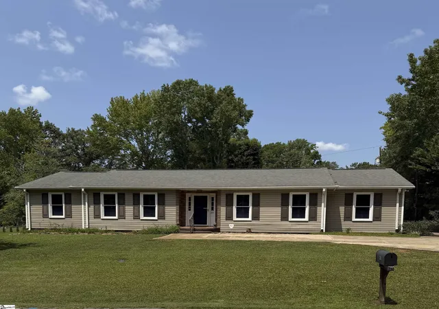 Photo 1 of Single family home for sale at 210 Tanner Rd, Taylors, SC 29687 | MLS# 1602071 | Listing updated on 2026-09-10