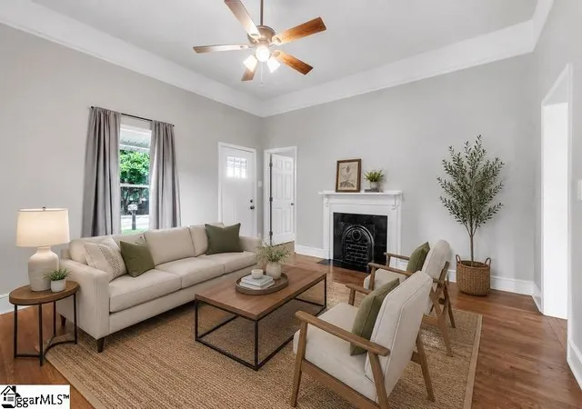 Photo 2 of Single family home for sale at 901 S 5th St, Easley, SC 29640 | MLS# 1599456 | Listing updated on 2026-09-04