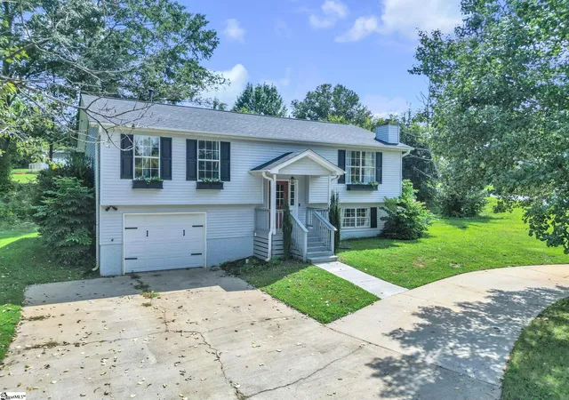 Photo 1 of Single family home for sale at 431 Maplewood Cir, Greer, SC 29651 | MLS# 1602281 | Listing updated on 2026-08-28
