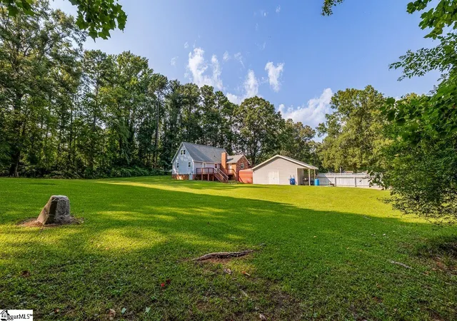 Photo 4 of Single family home for sale at 822 Mount Moriah Rd, Greenwood, SC 29646 | MLS# 1601008 | Listing updated on 2026-10-02