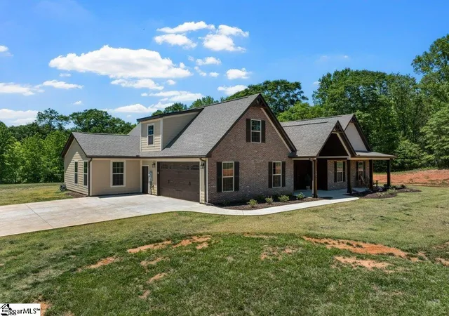 Photo 1 of Single family home for sale at 4923 Jug Factory Rd, Campobello, SC 29322 | MLS# 1599290 | Listing updated on 2026-07-31