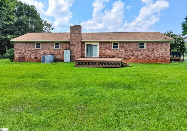 Photo 4 of Single family home for sale at 1173 Brook Rd, Clinton, SC 29325 | MLS# 1599325 | Listing updated on 2026-09-04
