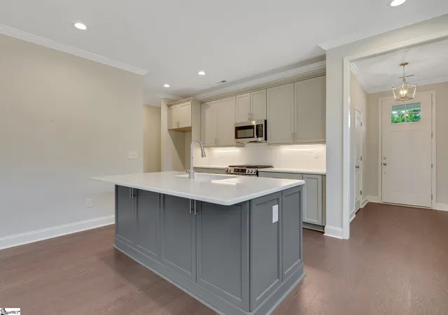 Photo 3 of Townhouse for sale at 25 Hasbrook Ln, Greenville, SC 29607 | MLS# 1601050 | Listing updated on 2026-09-12