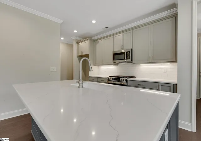 Photo 4 of Townhouse for sale at 25 Hasbrook Ln, Greenville, SC 29607 | MLS# 1601050 | Listing updated on 2026-09-12